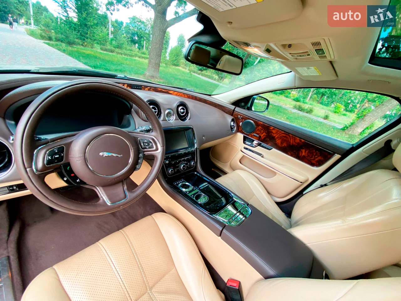 2013 Jaguar XJ - мініатюра 31