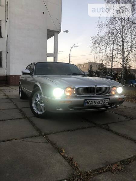 Седан Jaguar XJ 2000 в Киеве