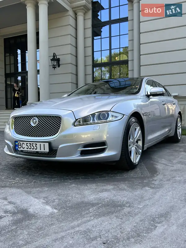 Jaguar XJ