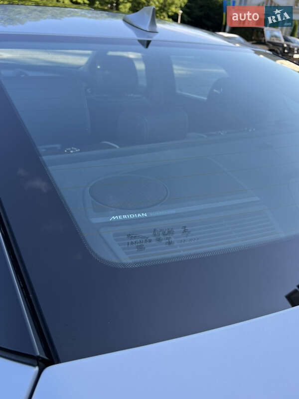 Седан Jaguar XJ 2013 в Львове