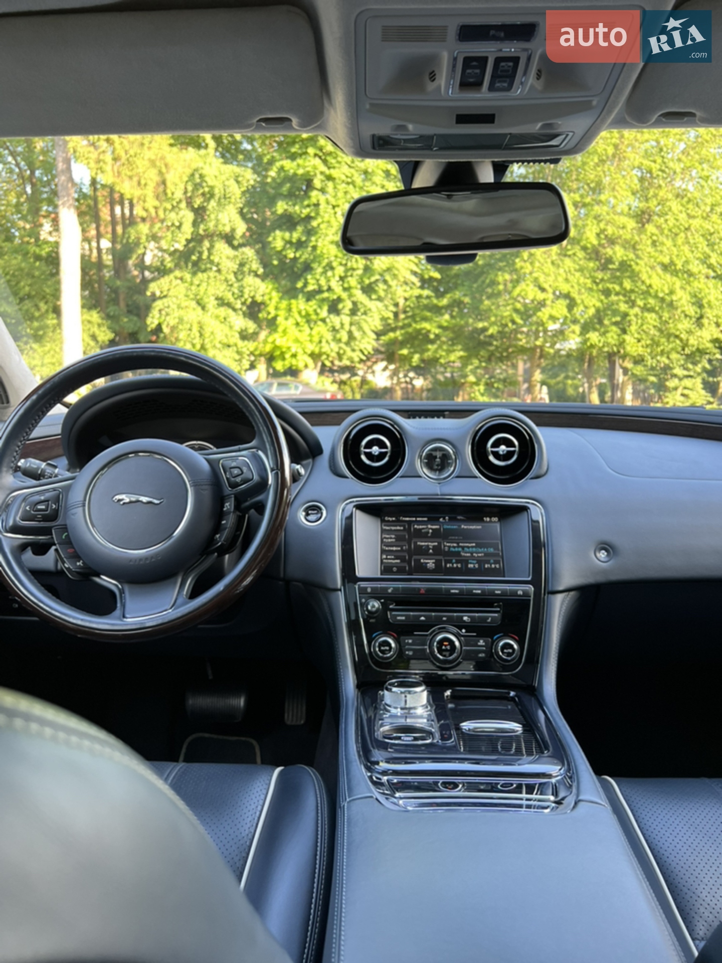 2013 Jaguar XJ - мініатюра 25