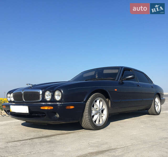 Седан Jaguar XJ 1999 в Кам'янському