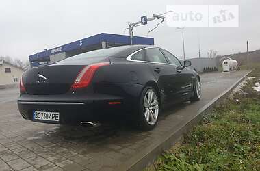 Седан Jaguar XJ 2013 в 