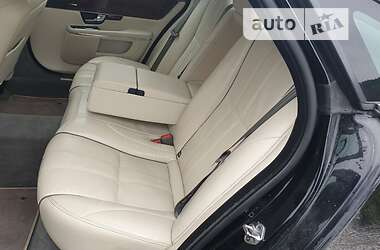 Седан Jaguar XJ 2013 в 