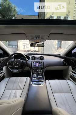 Седан Jaguar XJ 2013 в Києві