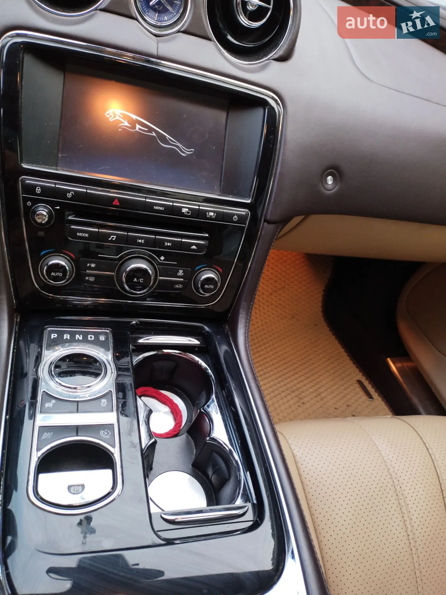 2011 Jaguar XJ - мініатюра 13