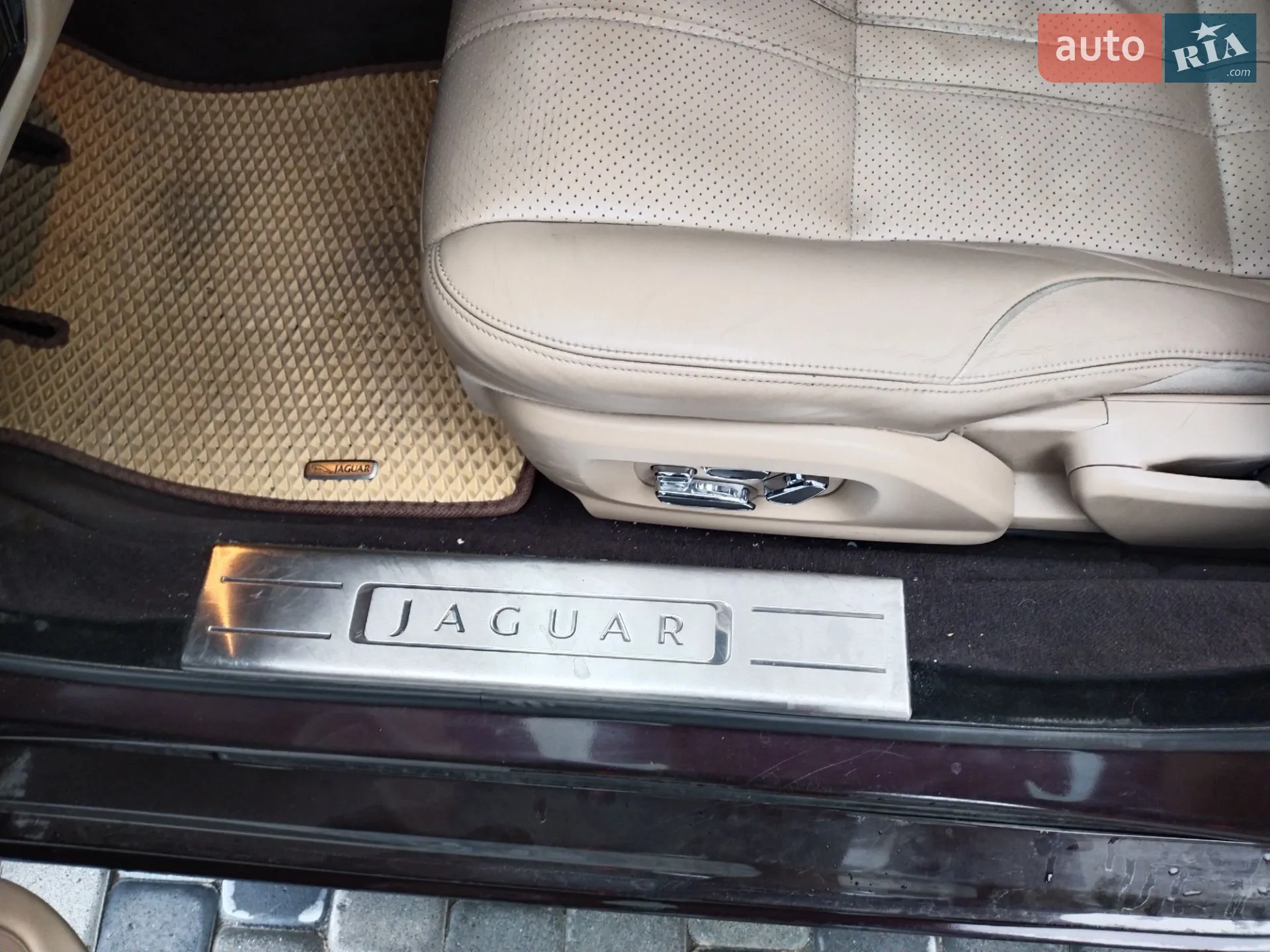 2011 Jaguar XJ - мініатюра 44