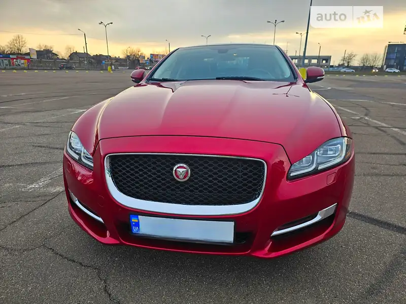 Jaguar XJ