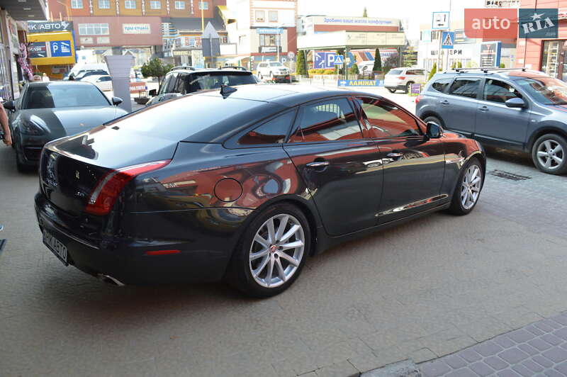 Седан Jaguar XJ 2014 в Львове