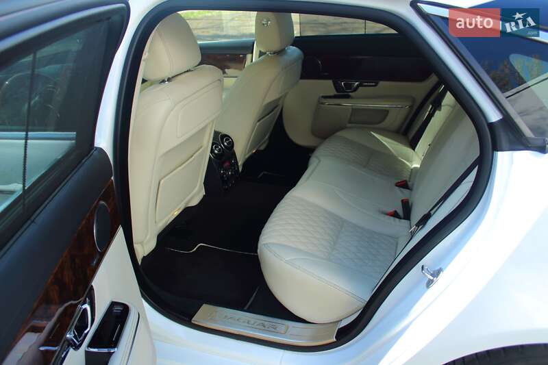 Седан Jaguar XJ 2017 в Киеве