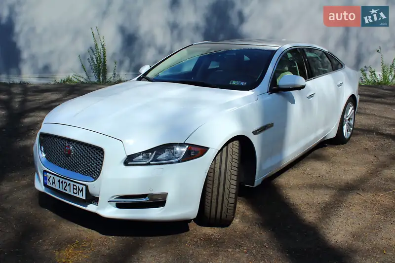 Jaguar XJ