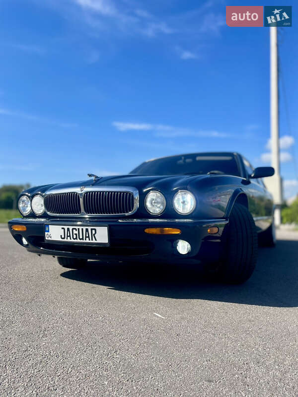 Седан Jaguar XJ 1999 в Кам'янському