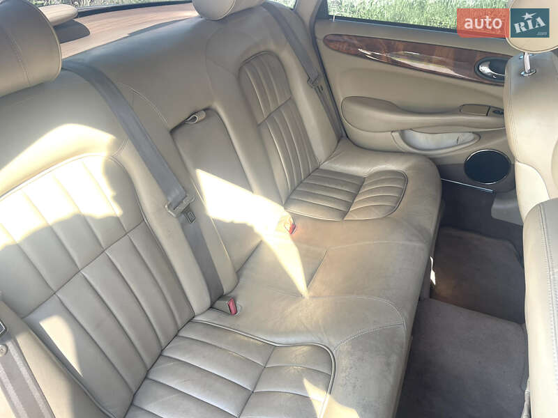 Седан Jaguar XJ 1999 в Кам'янському