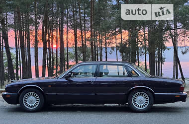 Седан Jaguar XJ 1998 в Киеве