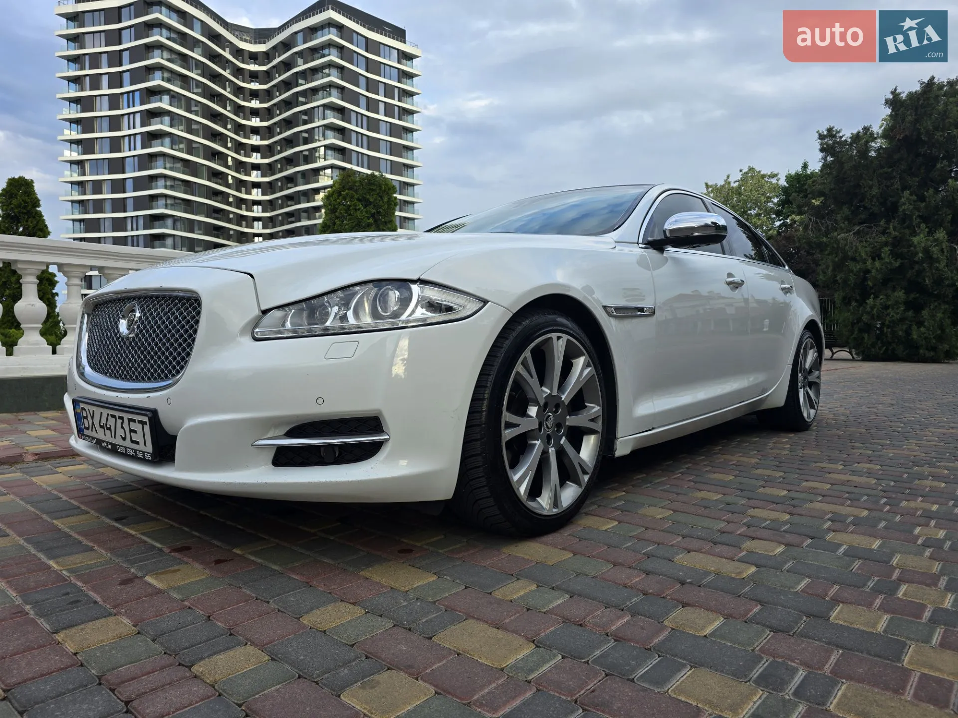 2011 Jaguar XJ - мініатюра 25