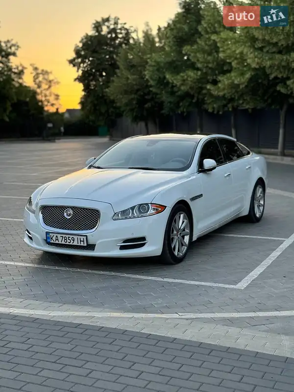 Jaguar XJ