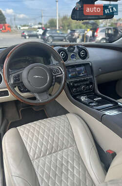 Седан Jaguar XJ 2014 в 
