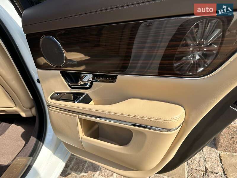 Седан Jaguar XJ 2013 в Киеве