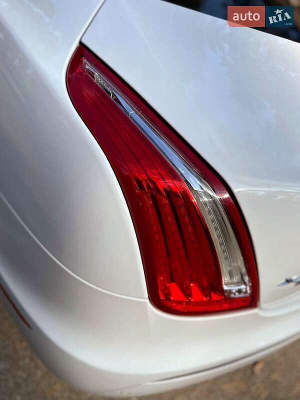 Седан Jaguar XJ 2013 в Киеве