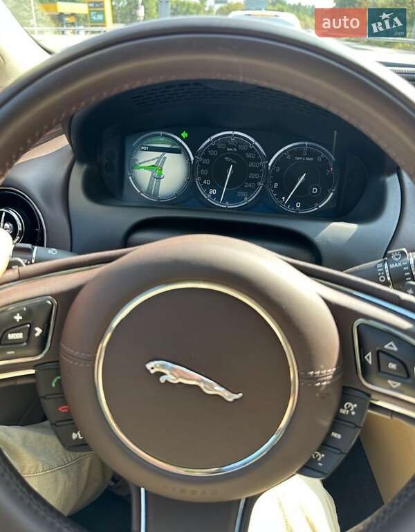 Седан Jaguar XJ 2013 в Киеве