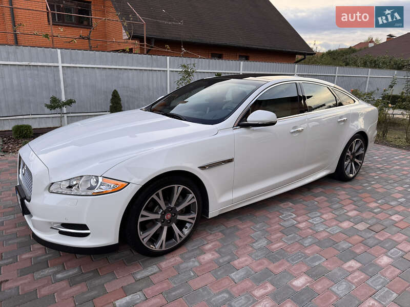 Седан Jaguar XJ 2015 в Киеве