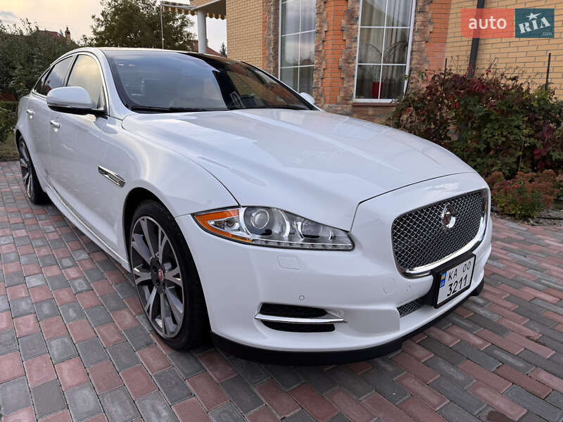 Седан Jaguar XJ 2015 в Киеве