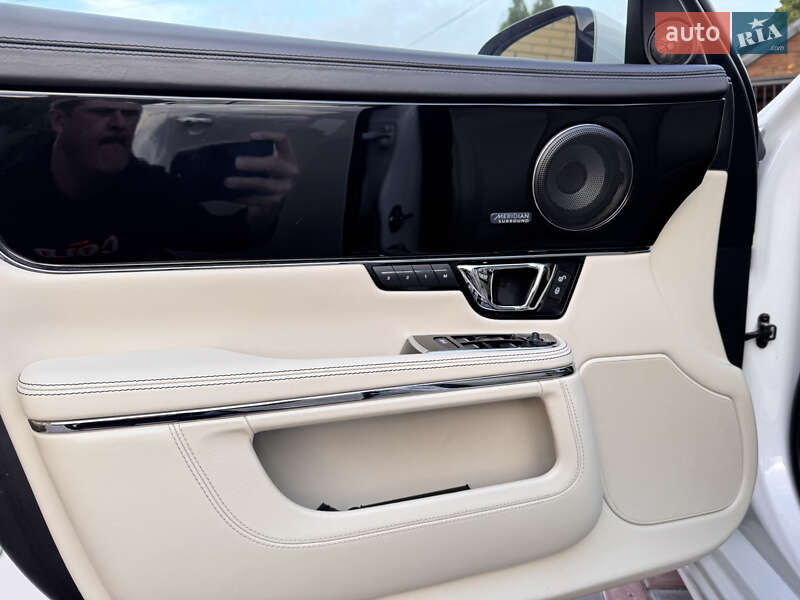 Седан Jaguar XJ 2015 в Киеве