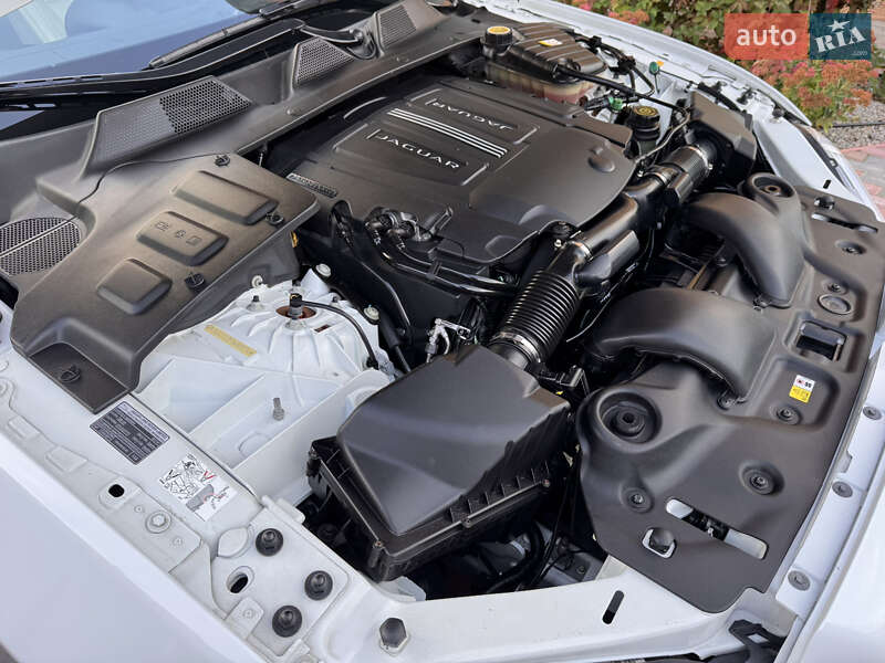 Седан Jaguar XJ 2015 в Киеве