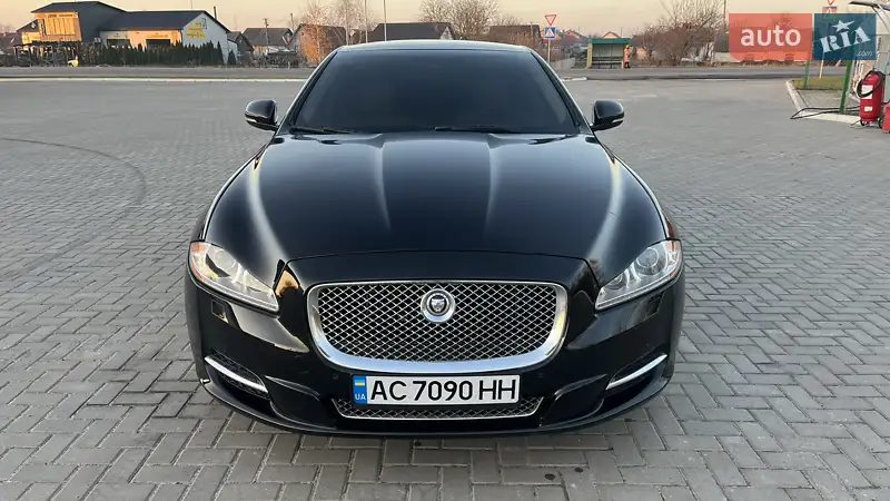 Jaguar XJ