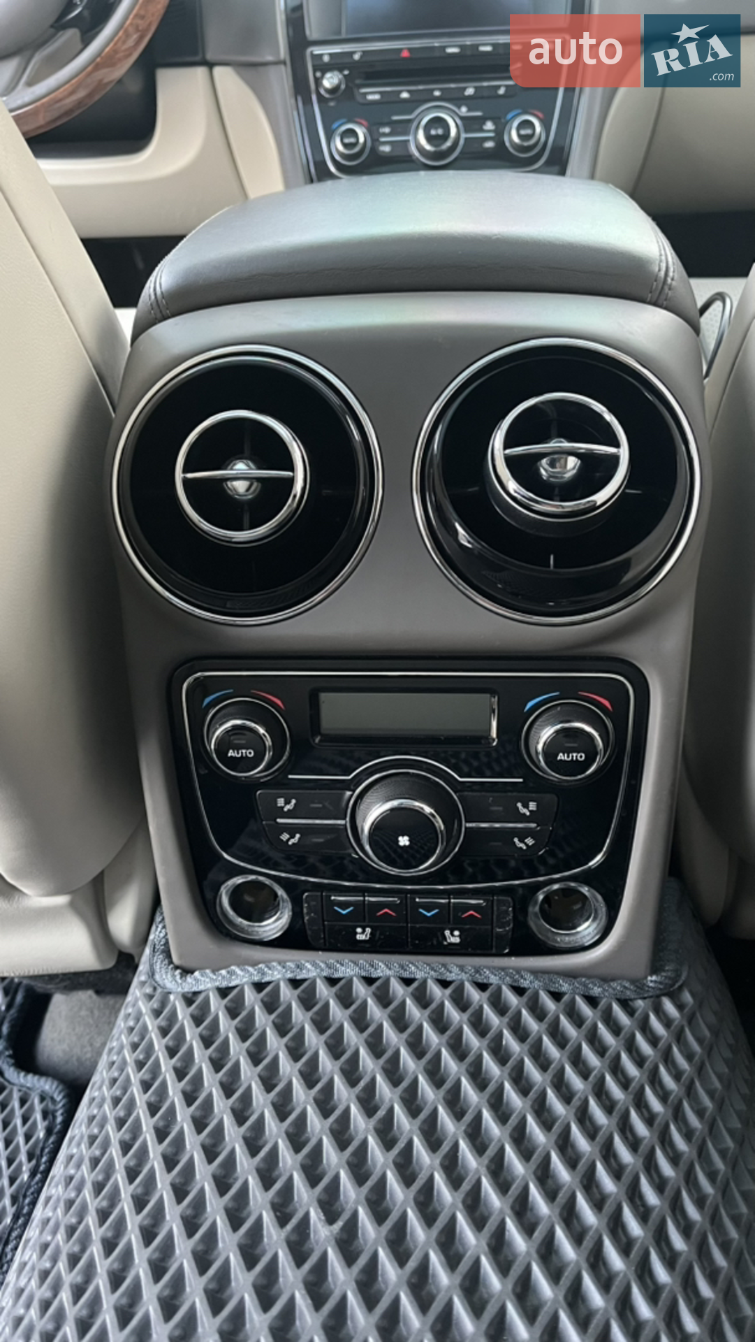 2013 Jaguar XJ - мініатюра 15
