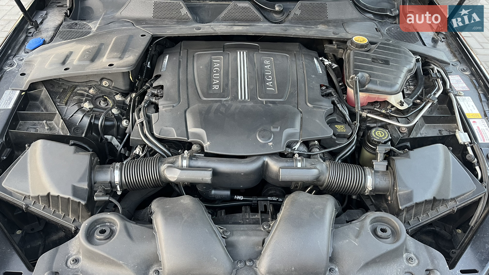 2013 Jaguar XJ - мініатюра 16