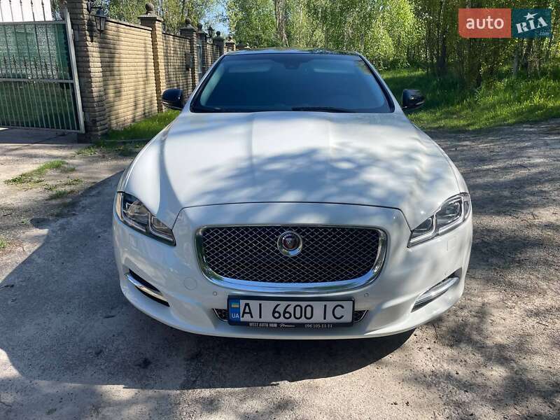 Седан Jaguar XJ 2015 в Києві