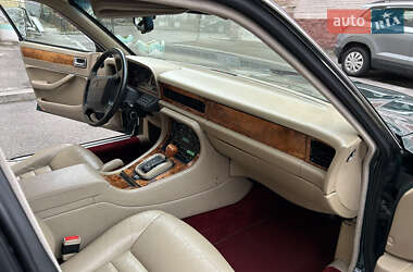 Седан Jaguar XJ 1993 в Киеве