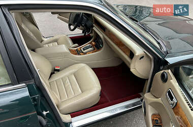 Седан Jaguar XJ 1993 в Киеве