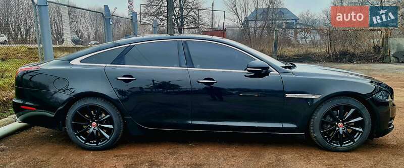 Седан Jaguar XJ 2014 в Житомирі