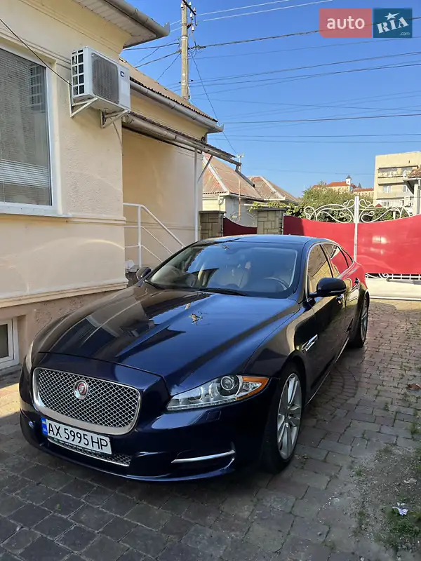 Jaguar XJ