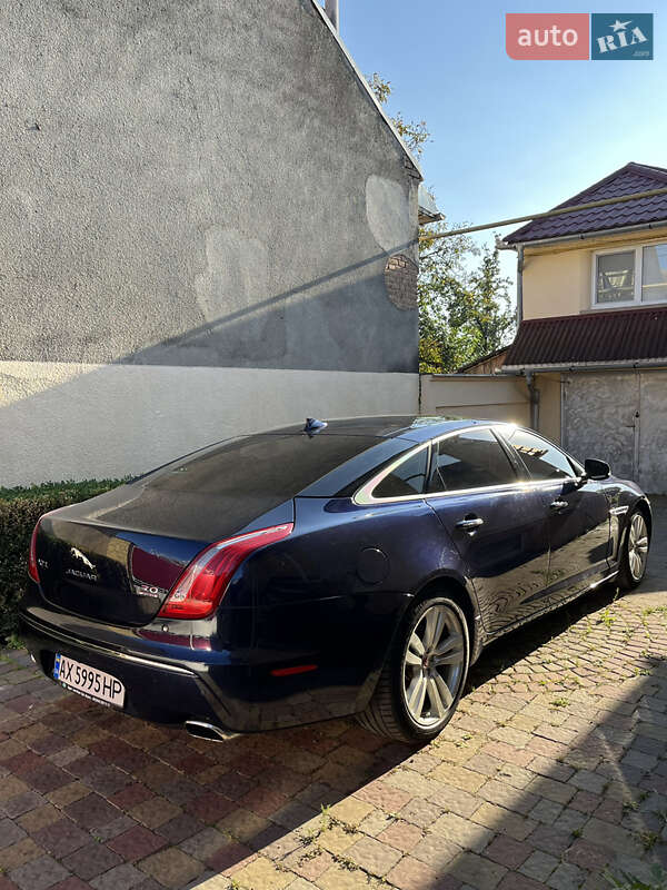 Седан Jaguar XJ 2013 в Мукачевому