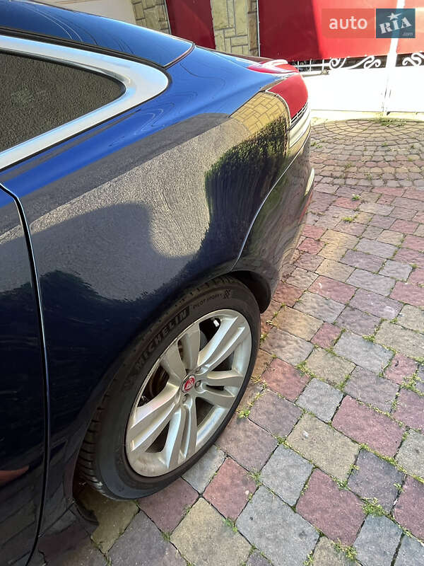 Седан Jaguar XJ 2013 в Мукачевому