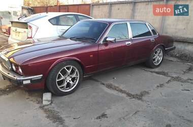 Седан Jaguar XJ 1988 в Києві