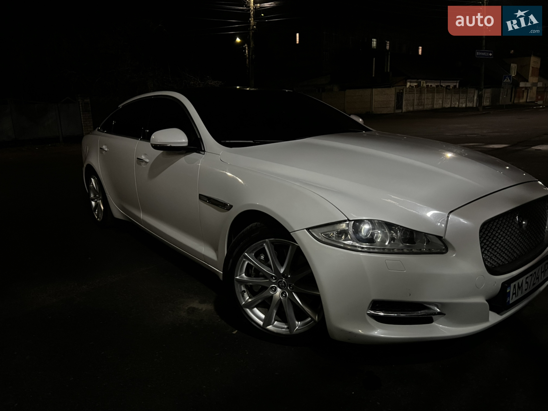 2012 Jaguar XJ - мініатюра 11