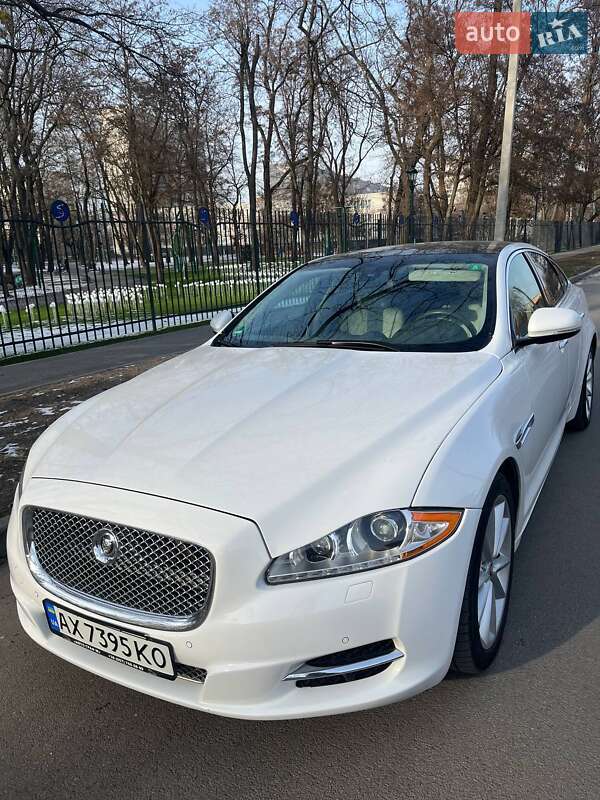 Седан Jaguar XJ 2012 в Харкові