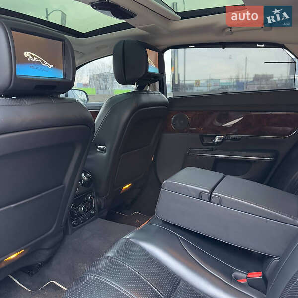 Седан Jaguar XJ 2013 в Вінниці