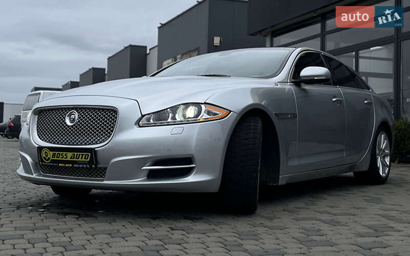 Седан Jaguar XJ 2012 в Мукачево