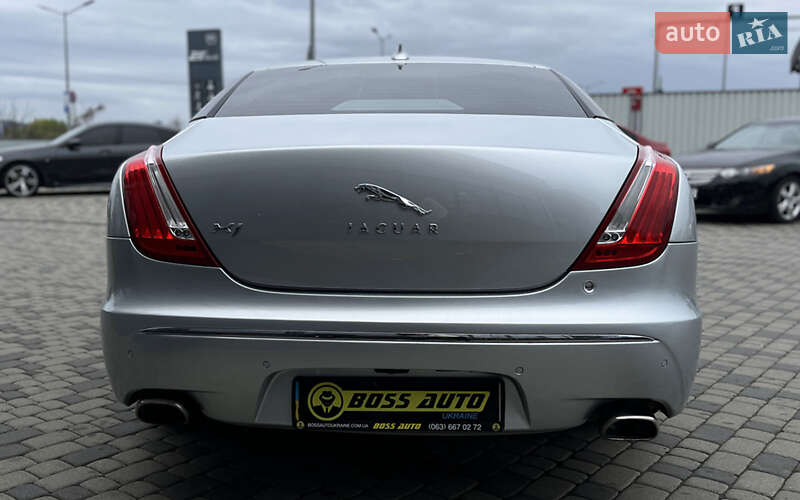 Седан Jaguar XJ 2012 в Мукачево