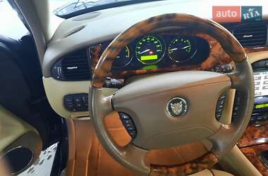 Седан Jaguar XJ 2005 в  фото 2 Седан Jaguar XJ 2005 в