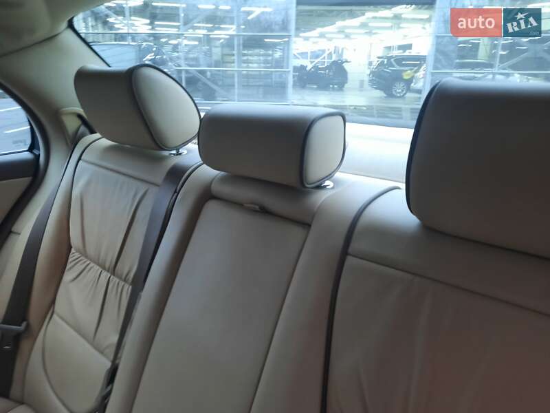 Седан Jaguar XJ 2005 в Луцьку