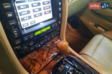 Седан Jaguar XJ 2005 в  фото 21 Седан Jaguar XJ 2005 в