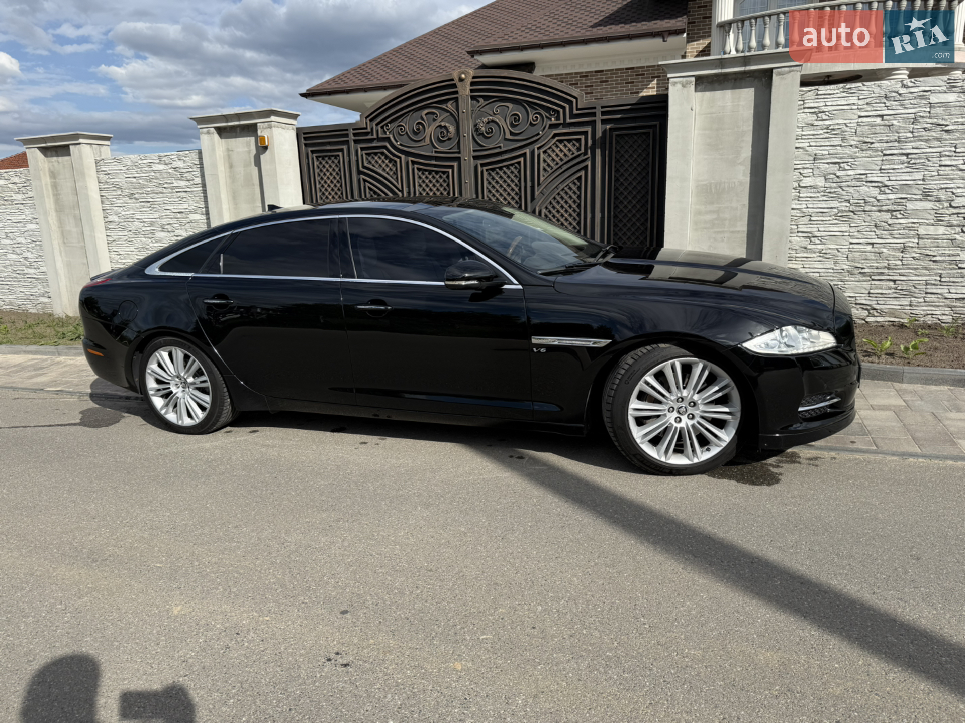 2013 Jaguar XJ - мініатюра 20