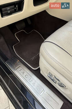 Седан Jaguar XJ 2013 в 