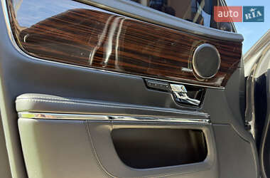 Седан Jaguar XJ 2013 в 